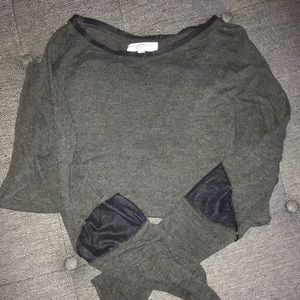 Grey long sleeve tee